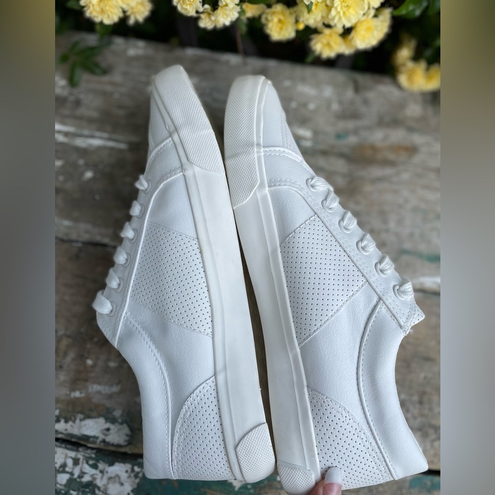 Express white tennis shoes womens 9 nwt - Picture 8 of 9